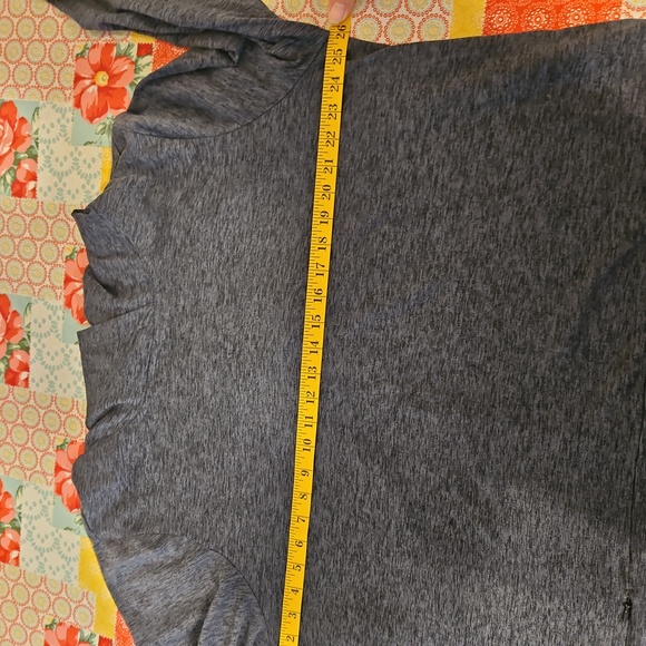 Marika 1X Soft Gray Hooded Long Sleeve Top - Picture 6 of 9